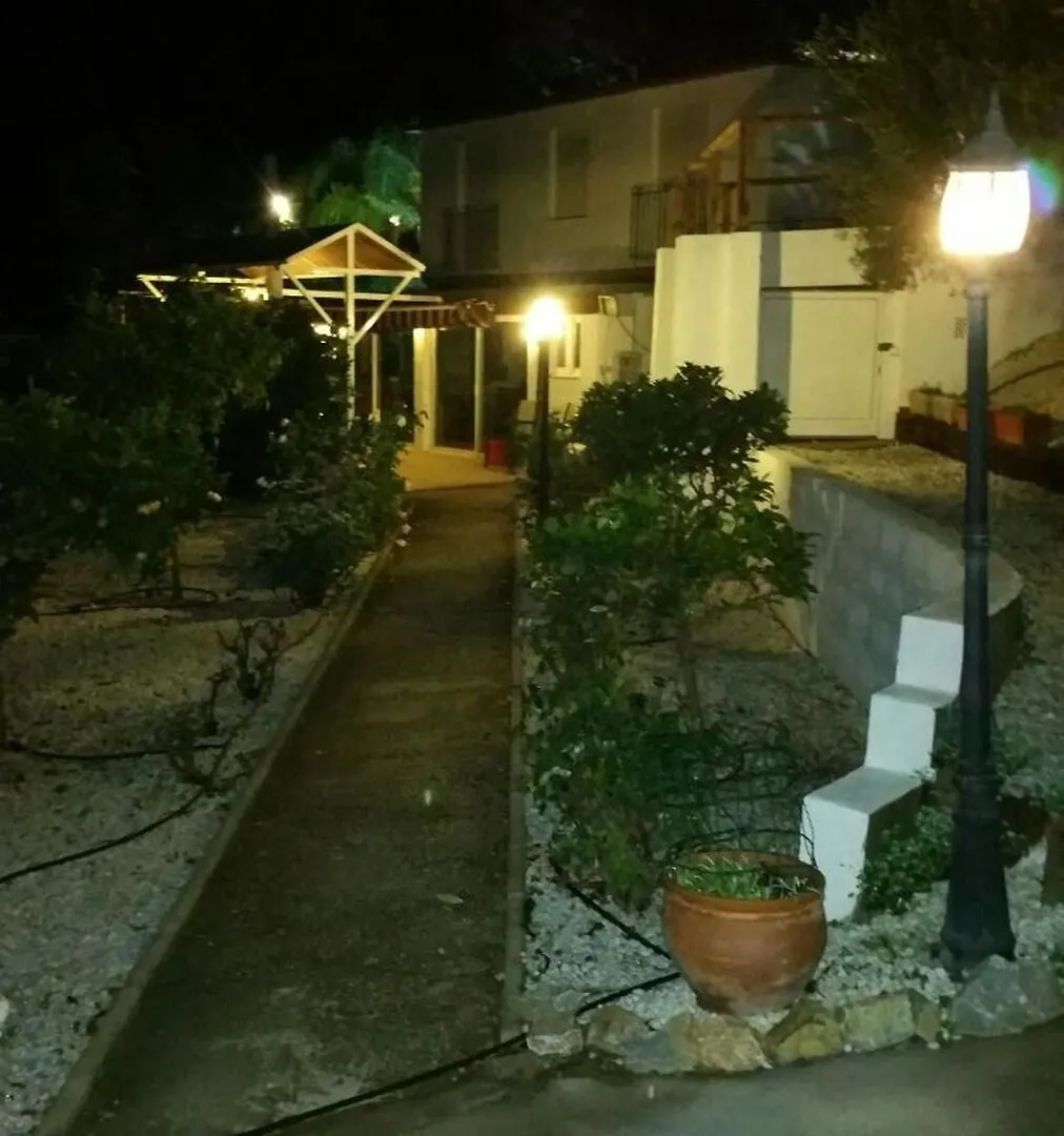 House With 3 Bedrooms In Estepona, With Enclosed Garden And Wifi - 1 K